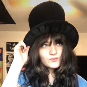 Meet your Posher, Emily